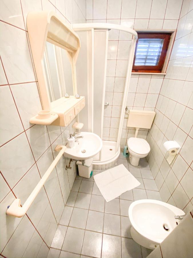 Apartman Zorka Povlja  Eksteriør bilde